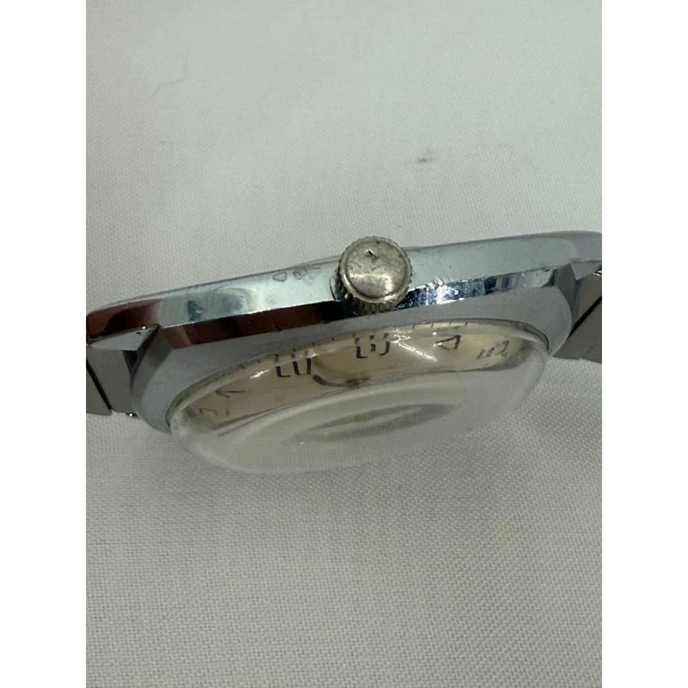 Vintage Timex Electric Watch Champagne Dial England 47519 26079 Silver Tone